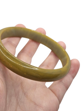 Load image into Gallery viewer, 1940s Green Marbled Bakelite Bangle
