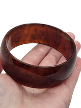 Load image into Gallery viewer, 1940s Marbled Torty Effect Bakelite Bangle
