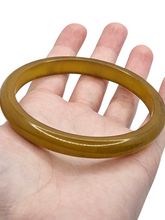 Load image into Gallery viewer, 1940s Dark Chartreuse Green Marbled Bakelite Bangle
