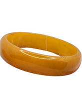 Load image into Gallery viewer, 1940s Golden Yellow Marbled Bakelite Bangle
