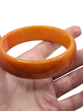 Load image into Gallery viewer, 1940s Orange Marbled Bakelite Bangle

