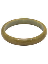Load image into Gallery viewer, 1940s Pear Green Marbled Bakelite Bangle
