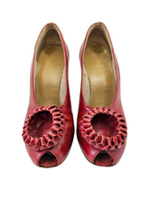 Load image into Gallery viewer, 1940s Rare Lipstick Red Court Shoes With Leather Pom Pom
