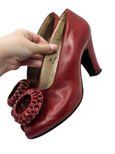 Load image into Gallery viewer, 1940s Rare Lipstick Red Court Shoes With Leather Pom Pom
