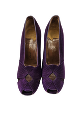 Load image into Gallery viewer, 1940s Dark Purple Cut Out Toe Suede Shoes
