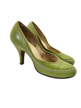 Load image into Gallery viewer, Late 1940s Chartreuse Green Court Shoes
