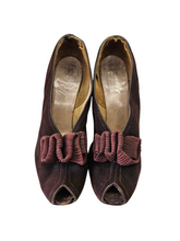 Load image into Gallery viewer, 1940s Brown Suede Bow Peep Toe Shoes
