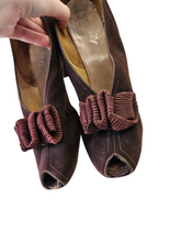 Load image into Gallery viewer, 1940s Brown Suede Bow Peep Toe Shoes
