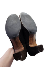 Load image into Gallery viewer, 1940s Dark Brown Suede Cut Out High Up Shoes
