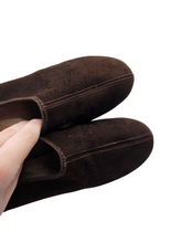 Load image into Gallery viewer, 1940s Dark Brown Suede Cut Out High Up Shoes
