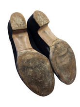 Load image into Gallery viewer, 1940s Navy Blue Suede Knot Loafer Shoes
