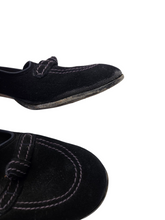 Load image into Gallery viewer, 1940s Navy Blue Suede Knot Loafer Shoes
