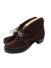 Load image into Gallery viewer, 1940s Brown Suede Fur Lined Lace Up Boots
