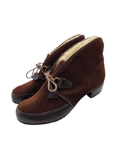 Load image into Gallery viewer, 1940s Brown Suede Fur Lined Lace Up Boots

