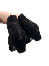 Load image into Gallery viewer, 1940s Black Fur and Suede Fur Lined Boots
