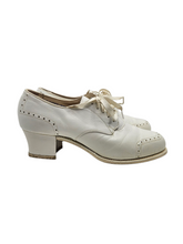 Load image into Gallery viewer, 1940s World War Two NNC Navy Nurse Corps Oxford Style White Leather Shoes
