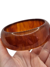 Load image into Gallery viewer, 1940s Chunky Iced Tea Bakelite Bangle
