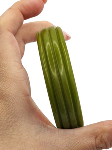 1940s Green Ribbed Bakelite Bangle