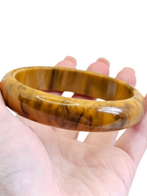 Load image into Gallery viewer, 1940s Banana Bread Marbled Bakelite Bangle
