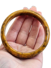Load image into Gallery viewer, 1940s Banana Bread Marbled Bakelite Bangle
