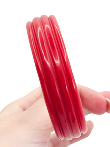 1940s Red Ribbed Bakelite Bangle