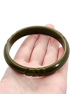 1940s Moss Green Carved Bakelite Bangle