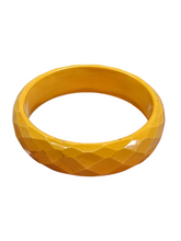 Load image into Gallery viewer, 1940s Bright Yellow Faceted Bakelite Bangle
