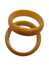 Load image into Gallery viewer, 1940s Egg Yolk Bakelite Bangle Set
