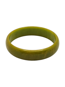 1940s Chartreuse Green Bakelite Bangle