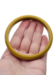1940s Chartreuse Green Bakelite Bangle