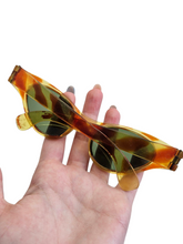 Load image into Gallery viewer, 1950s Torty Effect Cat Eye Shape Sunglasses
