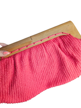 Load image into Gallery viewer, 1940s Hot Pink Knitted Clutch Bag With Wooden Frame
