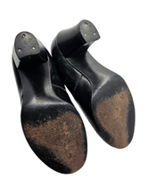 Load image into Gallery viewer, 1940s Black Leather Court Shoes
