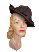 Load image into Gallery viewer, 1940s Brown Felt Pin Tucked Bow Hat
