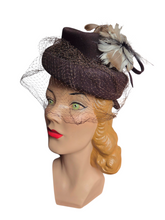 Load image into Gallery viewer, 1940s Brown Felt Topper Hat With Feathers
