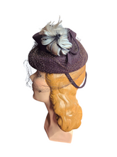 Load image into Gallery viewer, 1940s Brown Felt Topper Hat With Feathers
