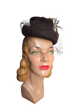Load image into Gallery viewer, 1940s Brown Felt Topper Hat With Feathers
