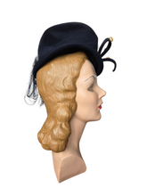 Load image into Gallery viewer, 1940s Navy Blue Felt Topper Hat With Raffia Pieces
