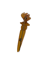 Load image into Gallery viewer, 1940s Statue Of Liberty Flame Bakelite Brooch
