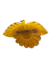 Load image into Gallery viewer, 1940s Apple Juice Bakelite Flower Brooch
