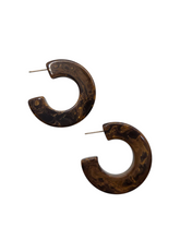Load image into Gallery viewer, 1940s Small Brown Marbled Bakelite Hoop Earrings
