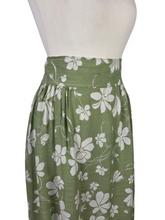 Load image into Gallery viewer, 1940s Cream and Sage Green Leaf Print Skirt
