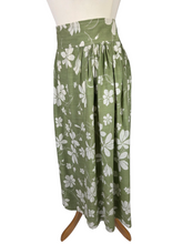 Load image into Gallery viewer, 1940s Cream and Sage Green Leaf Print Skirt
