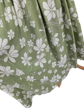 Load image into Gallery viewer, 1940s Cream and Sage Green Leaf Print Skirt
