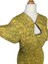 Load image into Gallery viewer, 1940s Yellow and Black Novelty Ladies Face Print Dress
