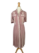 Load image into Gallery viewer, 1940s Dusky Pink and White Leaf Print Dress

