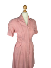 Load image into Gallery viewer, 1940s Pink Moygashel Zip Front Dress
