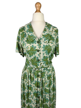 Load image into Gallery viewer, 1950s Green Flower Summer Dress
