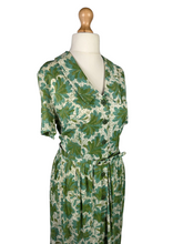 Load image into Gallery viewer, 1950s Green Flower Summer Dress
