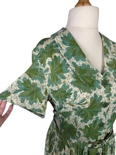 Load image into Gallery viewer, 1950s Green Flower Summer Dress
